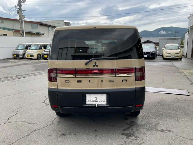 2009 Mitsubishi Delica D:5 – thumbnail 3