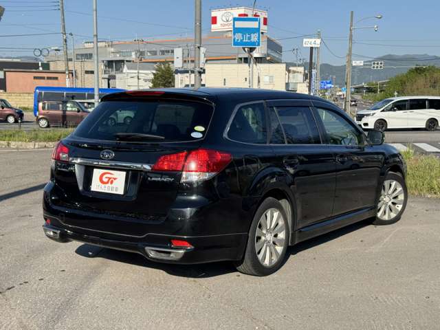 2011 Subaru Legacy Touring Wagon – thumbnail 2