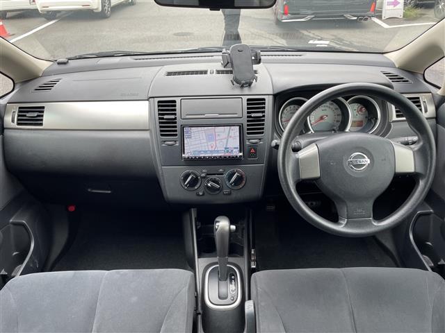2010 Nissan Tiida – thumbnail 4