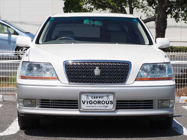 2003 Toyota Crown Majesta – thumbnail 4