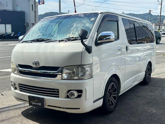 2010 Toyota Hiace – thumbnail 4