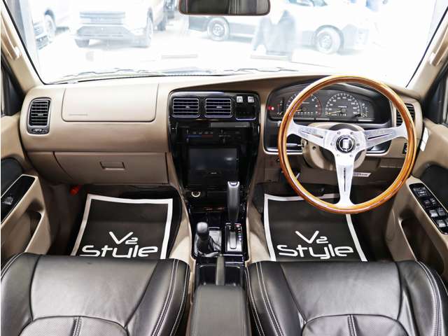 1998 Toyota Hilux Surf – thumbnail 4