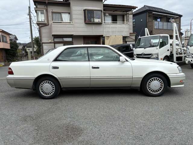 1997 Toyota Crown – thumbnail 4