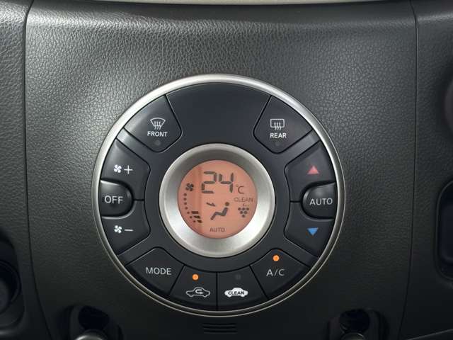 2010 Nissan Cube – thumbnail 3