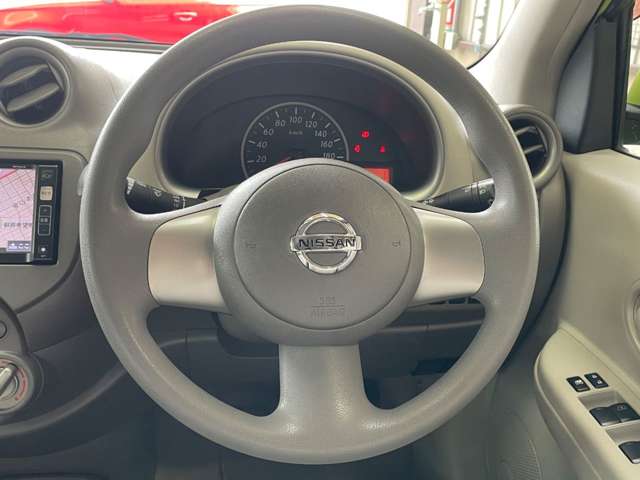 2011 Nissan March – thumbnail 3