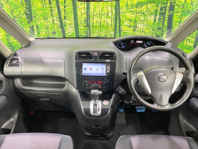 2011 Nissan Serena – thumbnail 2