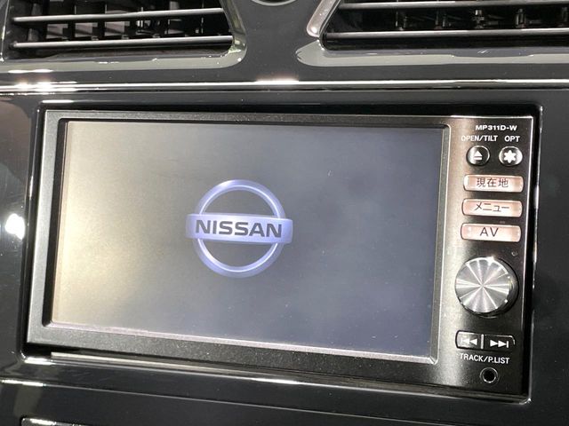 2011 Nissan Serena – thumbnail 3