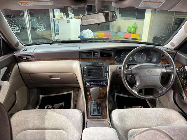 2000 Nissan Laurel – thumbnail 2