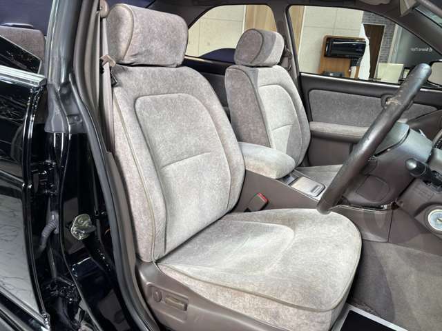 2000 Nissan Laurel – thumbnail 3
