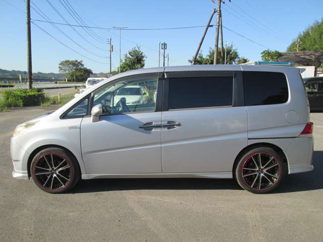 2005 Honda Stepwgn – thumbnail 4