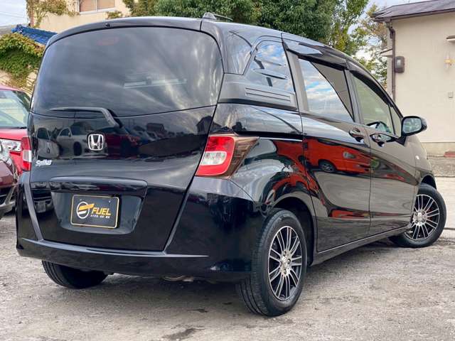 2011 Honda Freed Spike – thumbnail 4