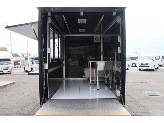 2010 Toyota ToyoAce – thumbnail 2