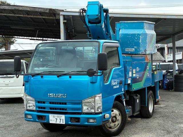 2011 Isuzu Elf