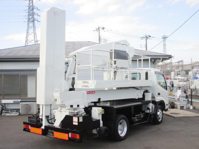 2011 Hino Dutro – thumbnail 3