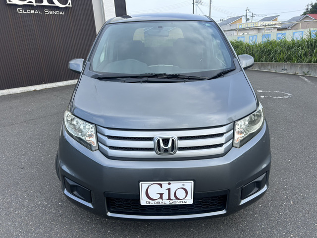 2011 Honda Freed Spike – thumbnail 2