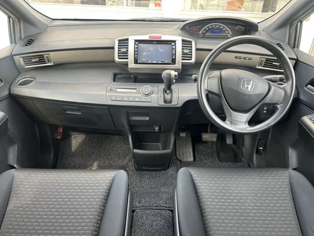 2011 Honda Freed Spike – thumbnail 3
