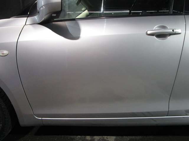 2011 Suzuki Swift – thumbnail 3