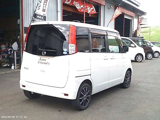 2011 Nissan Roox – thumbnail 3