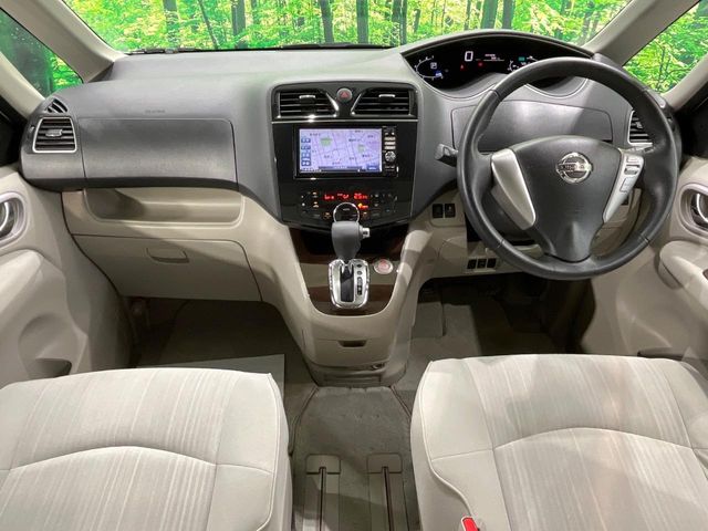 2011 Nissan Serena – thumbnail 2