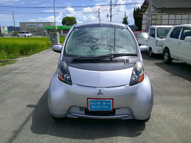 2011 Mitsubishi i – thumbnail 2