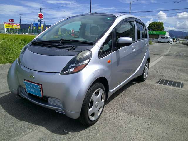 2011 Mitsubishi i – thumbnail 4