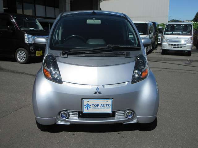 2010 Mitsubishi i – thumbnail 3
