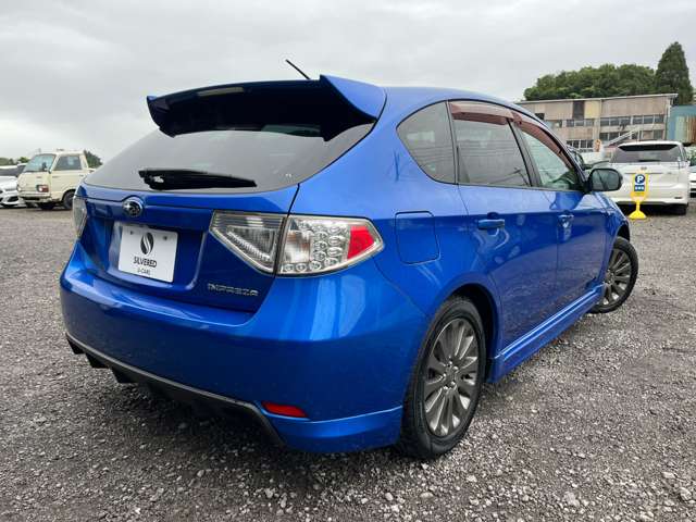2011 Subaru Impreza Hatchback – thumbnail 2
