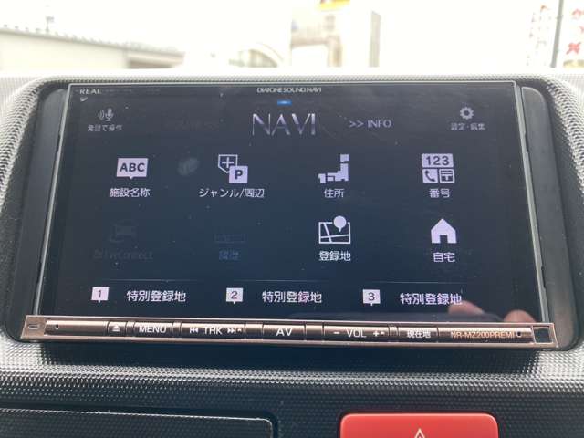 2010 Toyota Hiace – thumbnail 3