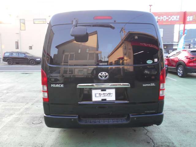 2011 Toyota Hiace – thumbnail 3