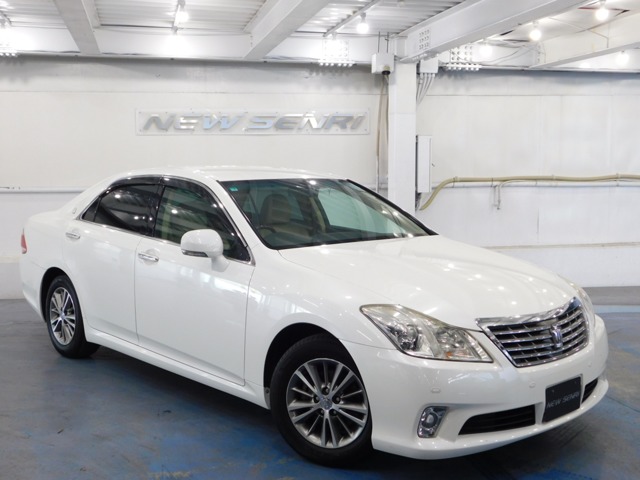 2011 Toyota Crown Royal