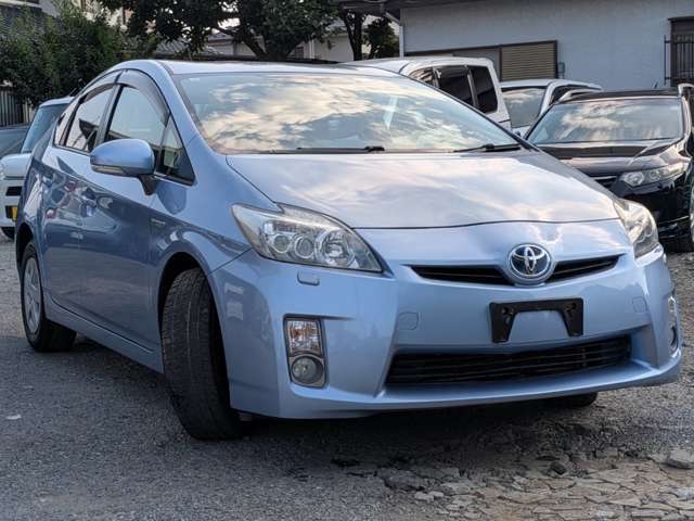 2011 Toyota Prius – thumbnail 3