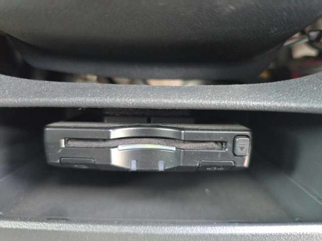 2011 Toyota Sienta – thumbnail 4