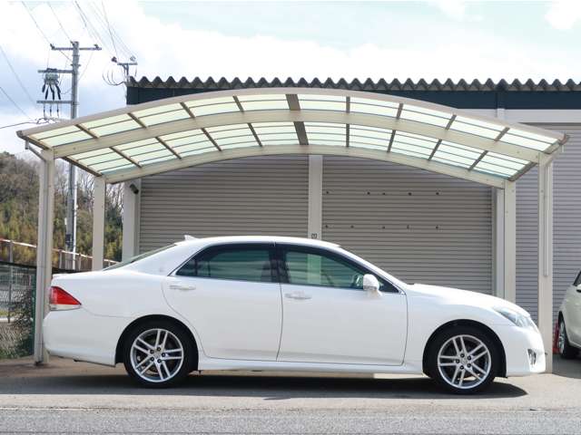 2011 Toyota Crown Athlete – thumbnail 3