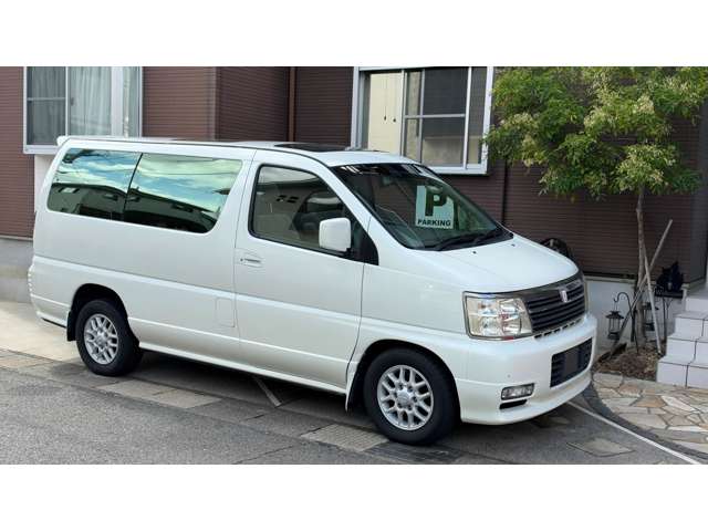 2001 Nissan Elgrand – thumbnail 4