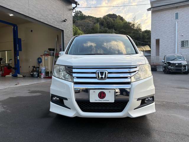 2010 Honda Stepwgn – thumbnail 3