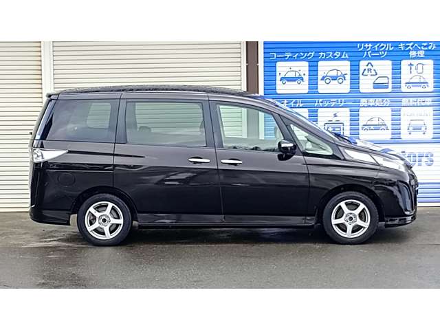 2011 Mazda Biante – thumbnail 4