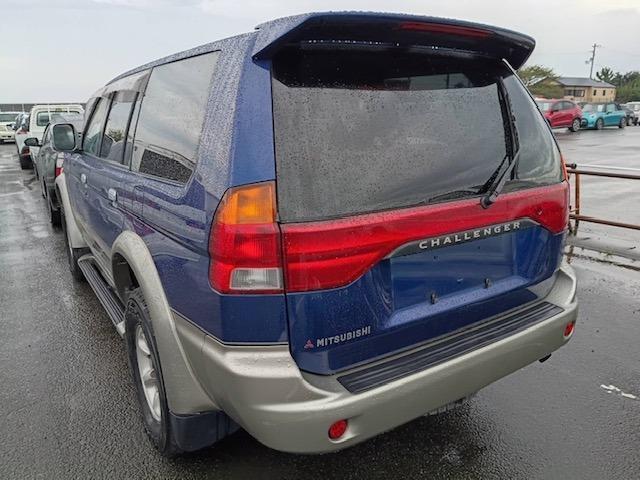 1998 Mitsubishi Challenger – thumbnail 2