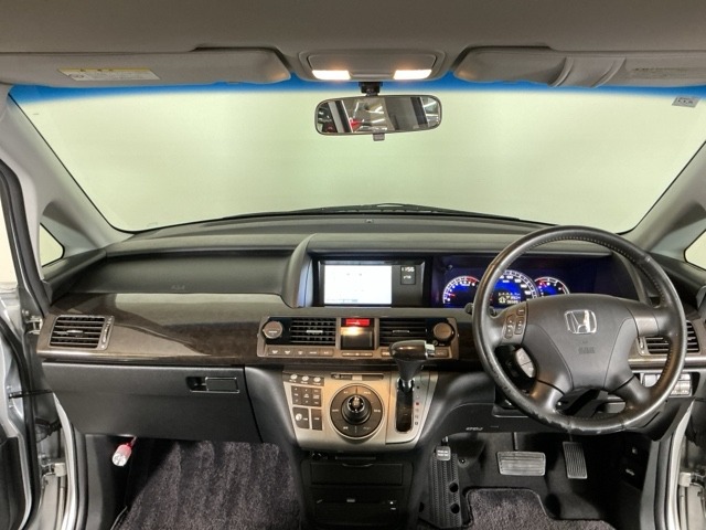2011 Honda Elysion – thumbnail 4