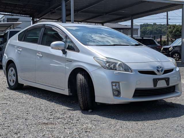 2011 Toyota Prius – thumbnail 3