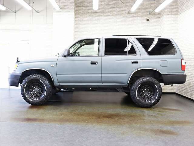2000 Toyota Hilux Surf – thumbnail 2