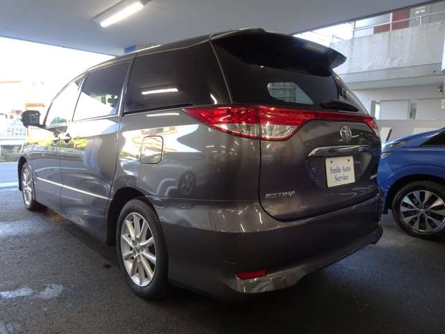 2011 Toyota Estima – thumbnail 4