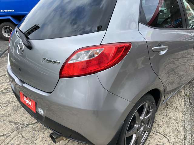 2011 Mazda Demio – thumbnail 4