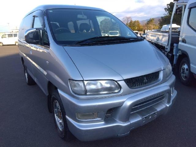 2006 Mitsubishi Delica Space Gear – thumbnail 4