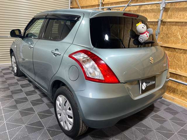 2011 Suzuki Swift – thumbnail 4
