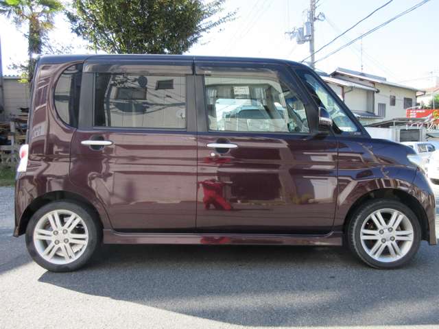 2010 Daihatsu Tanto – thumbnail 3