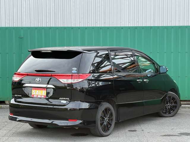 2011 Toyota Estima – thumbnail 2