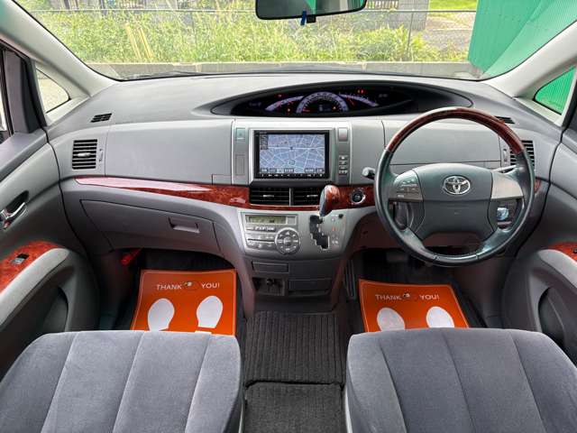 2011 Toyota Estima – thumbnail 4