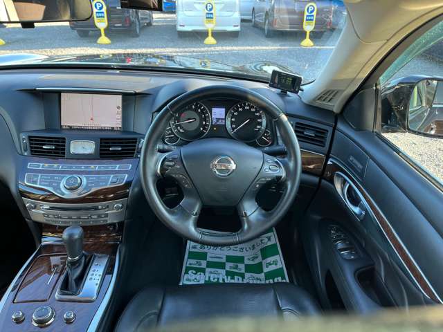 2010 Nissan Fuga – thumbnail 3