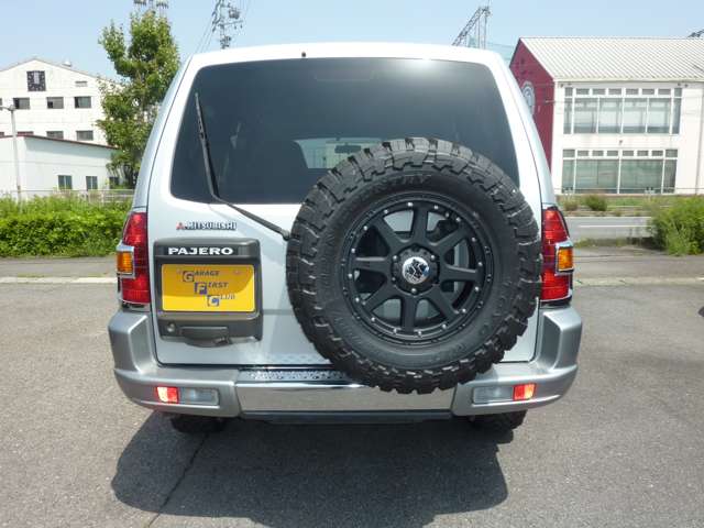 2001 Mitsubishi Pajero – thumbnail 4