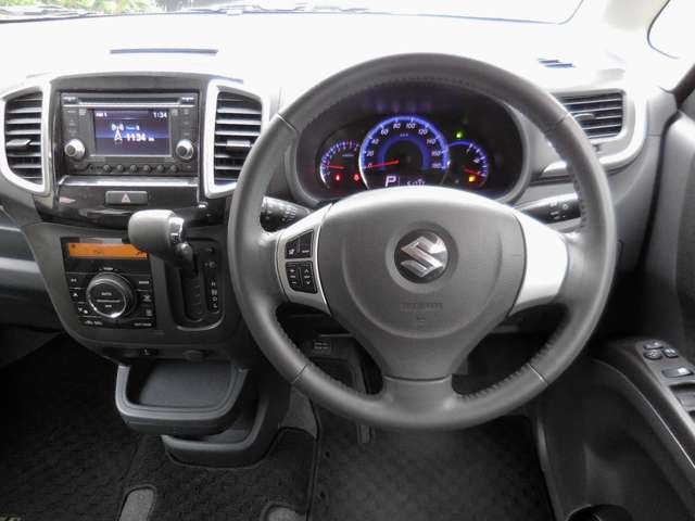 2011 Suzuki Solio – thumbnail 2